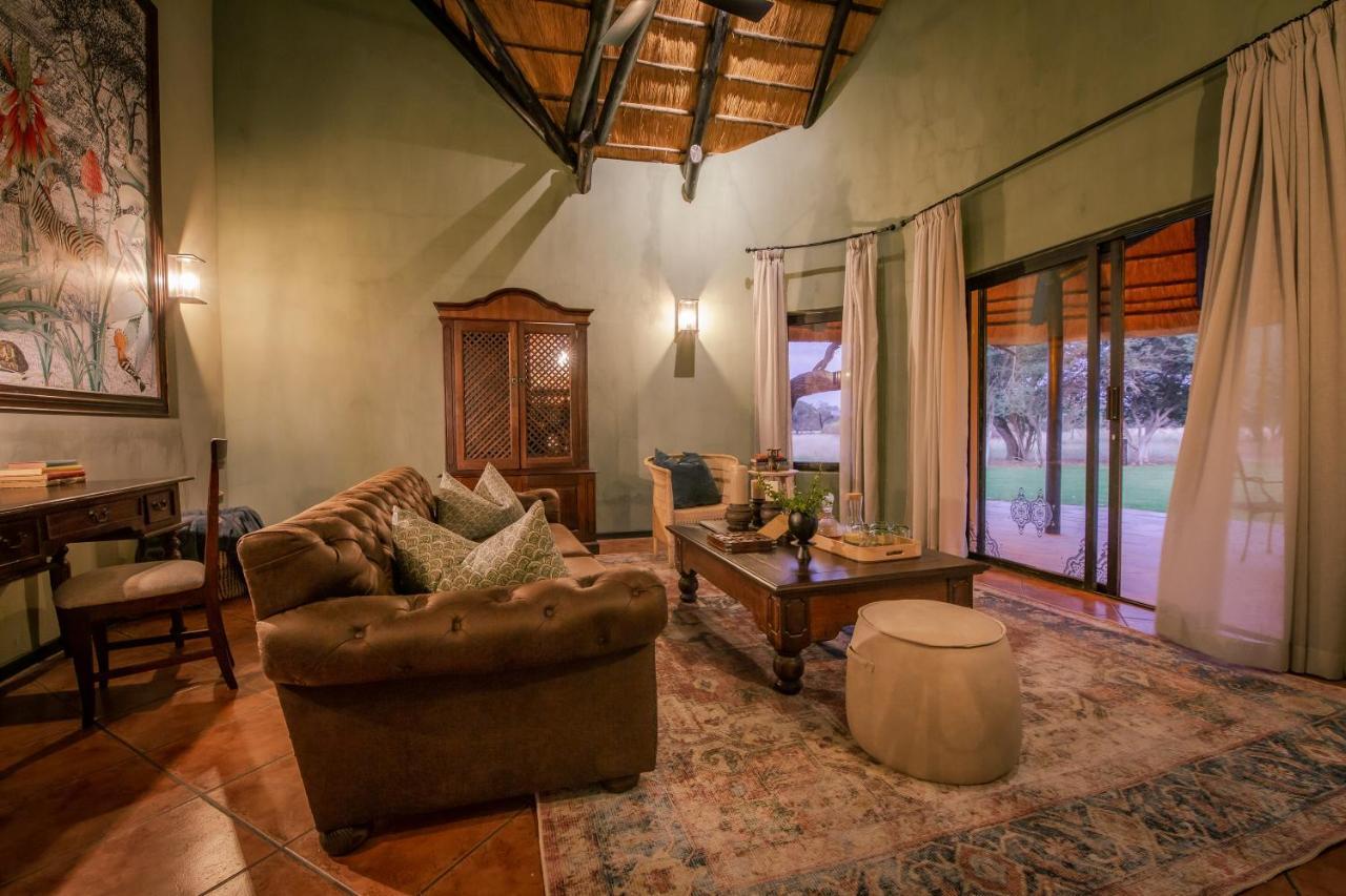 Okapuka Safari Lodge Windhoek Extérieur photo