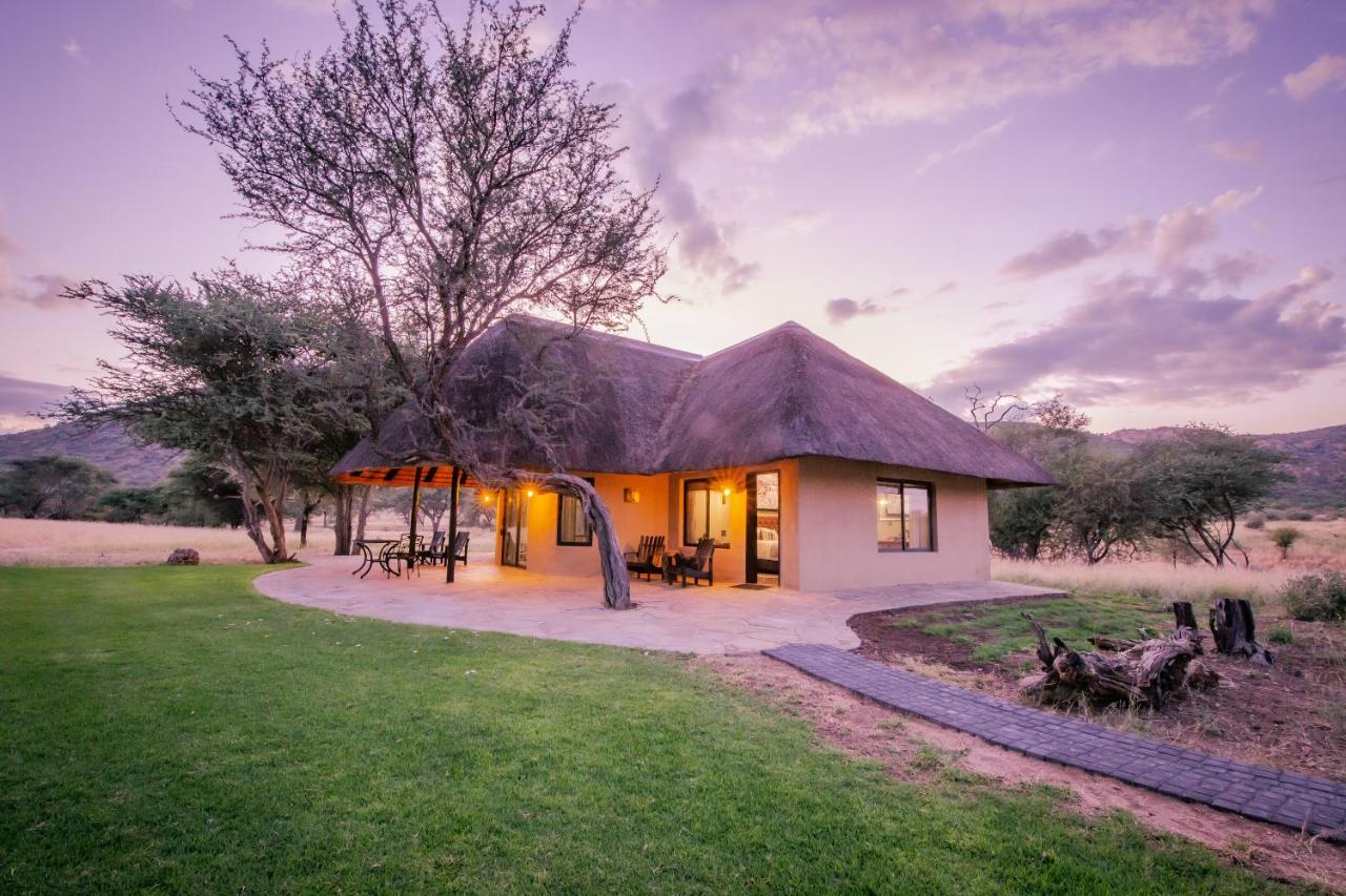 Okapuka Safari Lodge Windhoek Extérieur photo