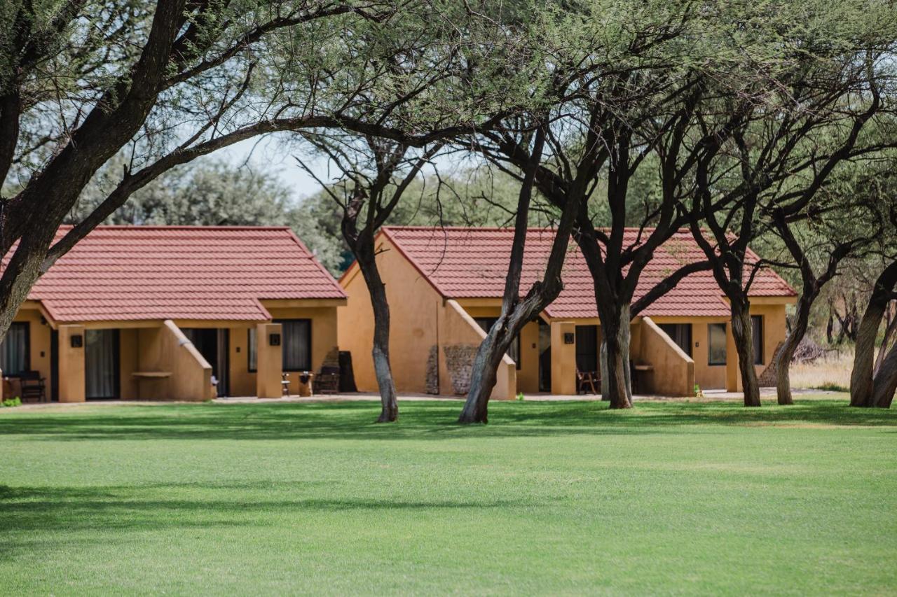 Okapuka Safari Lodge Windhoek Extérieur photo